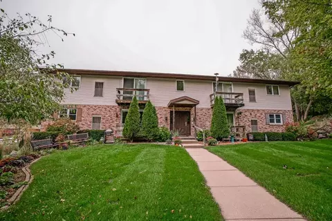 2715 Birchwood Pass #5, Cross Plains, WI 53528
