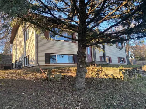 1816 Hamilton Ct, Janesville, WI 53548