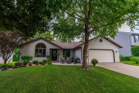 5714 Black Walnut Dr, Mcfarland, WI 53558
