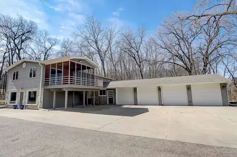6070 Sun Valley Pkwy, Oregon, WI 53575