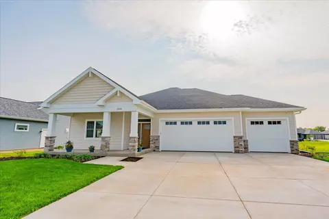 2584 Holstein Ln, Fitchburg, WI 53711