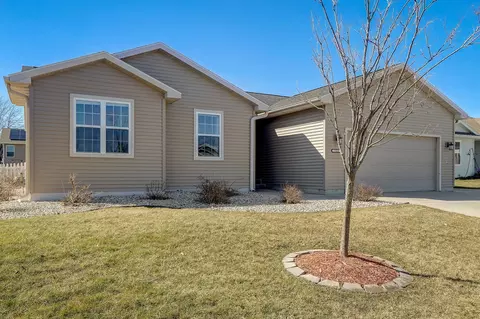 2010 Carl Ave, Stoughton, WI 53589