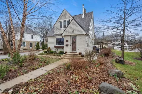206 S Pleasant St, Cambridge, WI 53523