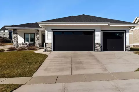 1017 Dolan Ave, Waunakee, WI 53597