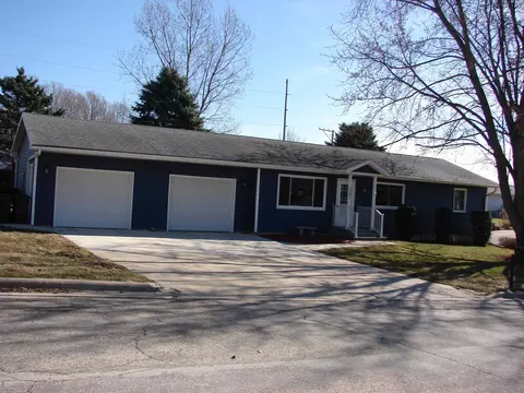 1101 Roelli Ln, Dodgeville, WI 53533