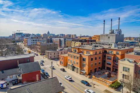 802 Williamson St #3, Madison, WI 53703