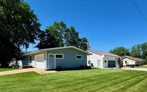 1620 Monroe St, Fennimore, WI 53809