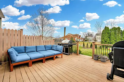 6049 Sledding Pkwy, Mcfarland, WI 53558