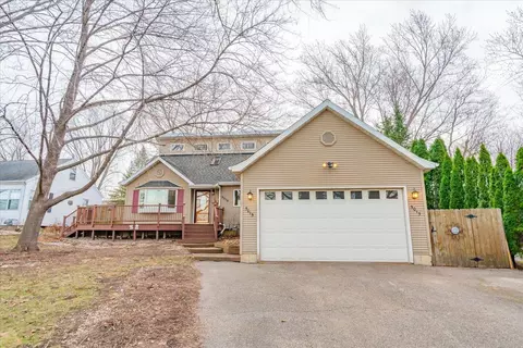 5015 Terminal Dr, Mcfarland, WI 53558