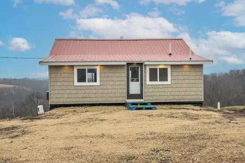 29262 Berg Ln, Eastman, WI 54626