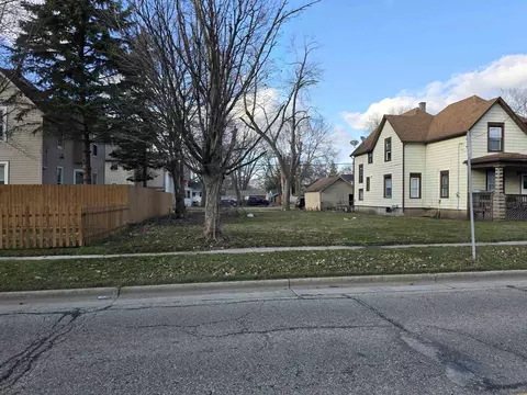 821 Portland Ave, Beloit, WI 53511