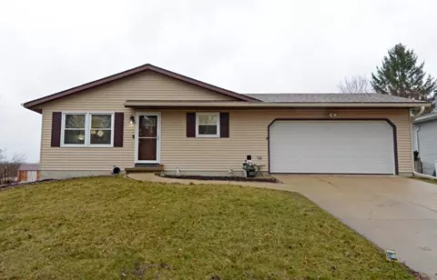 4413 American Ash Dr, Madison, WI 53704