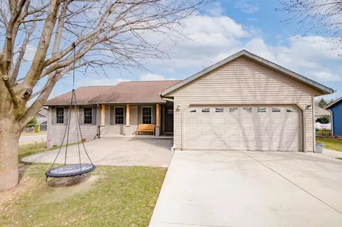 3131 Arthur Dr, Edgerton, WI 53534