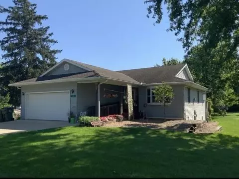 313 Crocker St, Mazomanie, WI 53560