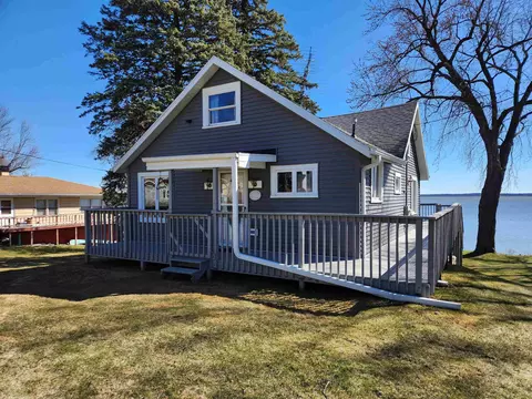 w9621 Lake Drive, Edgerton, WI 53534