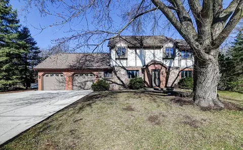 312 Riverwood Bnd, Deforest, WI 53532