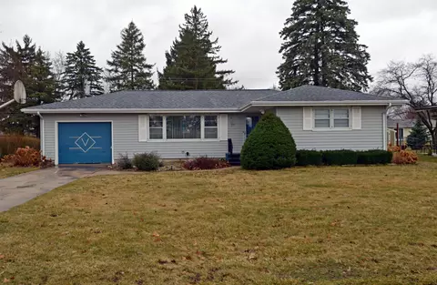 512 6th St, Waunakee, WI 53597