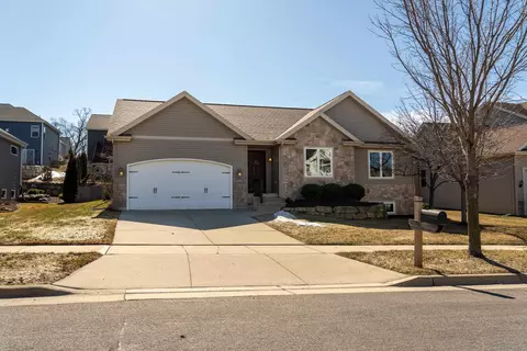 9509 Silverstone Ln, Verona, WI 53593
