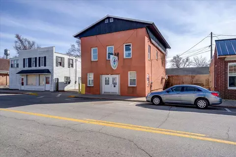 109 Lake St, Pardeeville, WI 53954