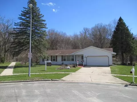 4525 Village Ln, Madison, WI 53704