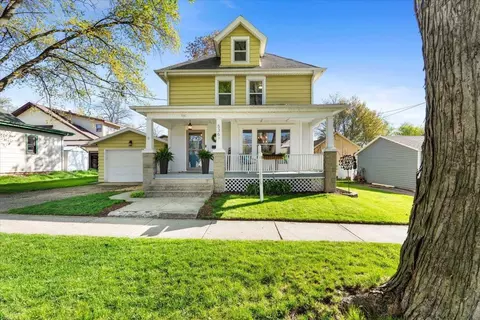 536 W Harrison St, Columbus, WI 53925