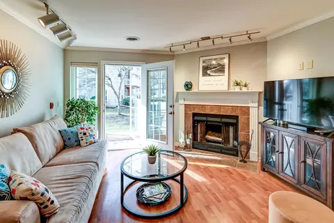 13 Captains Ct #1, Madison, WI 53719
