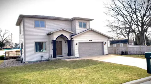 329 Jackson St, Beaver Dam, WI 53916