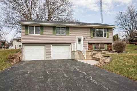 417 W Dewey St, Cuba City, WI 53807
