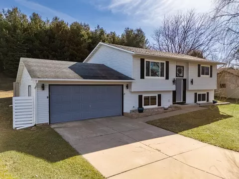 937 Justin Cir, Reedsburg, WI 53959