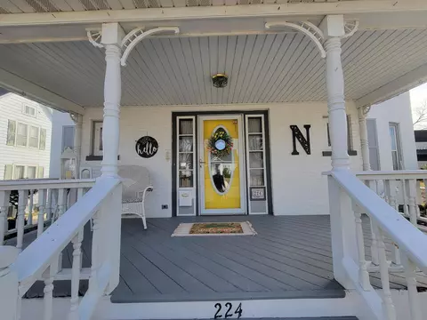 224 W Franklin St, Portage, WI 53901