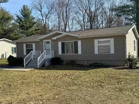 124 Red Oak Dr, Wisconsin Dells, WI 53965