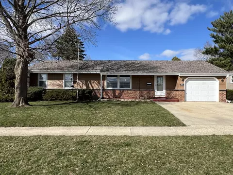 2016 Conde St, Janesville, WI 53546