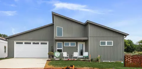 100 Boneset Ave, Poynette, WI 53955
