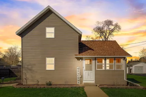 105 Sanborn St, Pardeeville, WI 53954