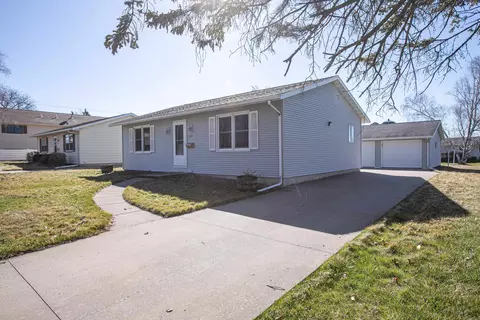 735 Camp St, Platteville, WI 53818