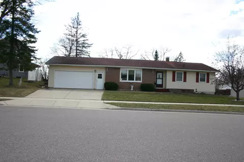 612 Suszycki Dr, Mauston, WI 53948