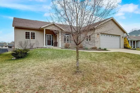 118 Pine View Dr, Madison, WI 53704