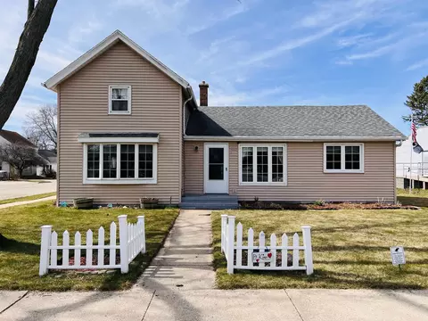 1032 Blue Mounds St, Black Earth, WI 53515