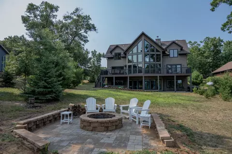 n7055 Lake Road, Mauston, WI 53948