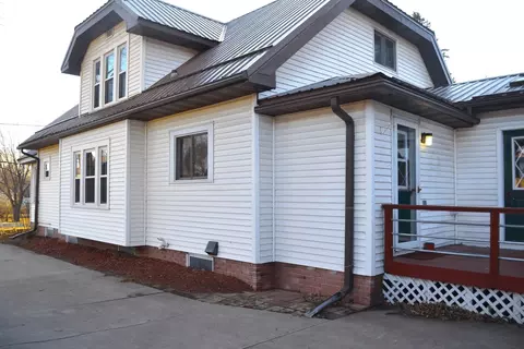 701 W State St, Mauston, WI 53948 | 34 Photos - Movoto