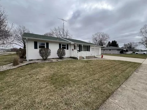 2105 Polk St, Janesville, WI 53546