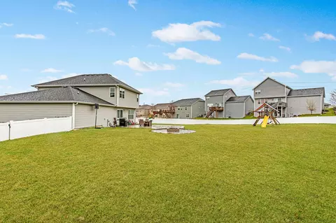 26 Hickory Nut Ct, Mcfarland, WI 53558