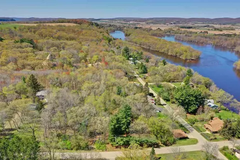 N5033 Beach Garden Road, Poynette, WI 53955