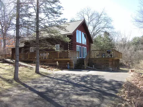 373 Fish Ct, Oxford, WI 53952