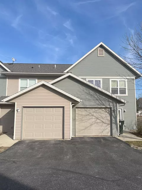 244 S Musket Ridge Dr #3, Sun Prairie, WI 53590