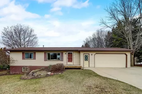 943 Cass Pl, Lake Mills, WI 53551