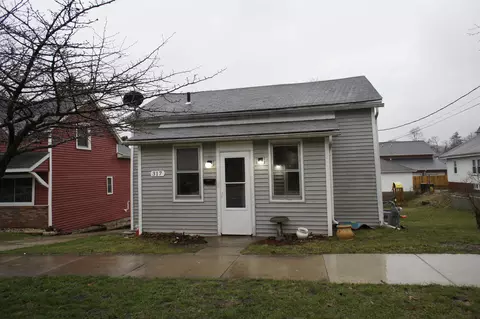 317 W Washington St, Stoughton, WI 53589