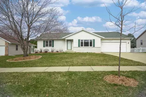 818 Twin Pines Dr, Madison, WI 53704