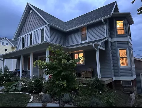 507 Maiden St, Mineral Point, WI 53565