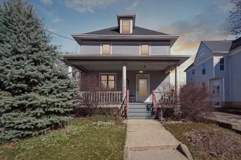 428 N Washington St, Janesville, WI 53548